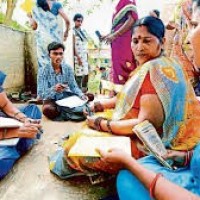 మహిళలను రాణులుగా మారుస్తున్న ముద్ర..