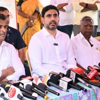 పట్టా పంపిణీ కార్యక్రమాన్ని ప్రారంభించిన మంత్రి లోకేష్