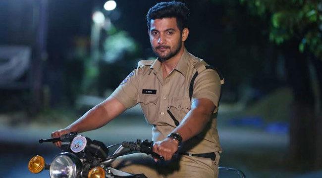 మ్యాచో హీరో ఆది సాయికుమార్ బ్లాక్ టీజర్ విడుదల, అనూహ్య స్పందన మ్యాచో హీరో ఆది సాయికుమార్ బ్లాక్ టీజర్ విడుదల, అనూహ్య స్పందన