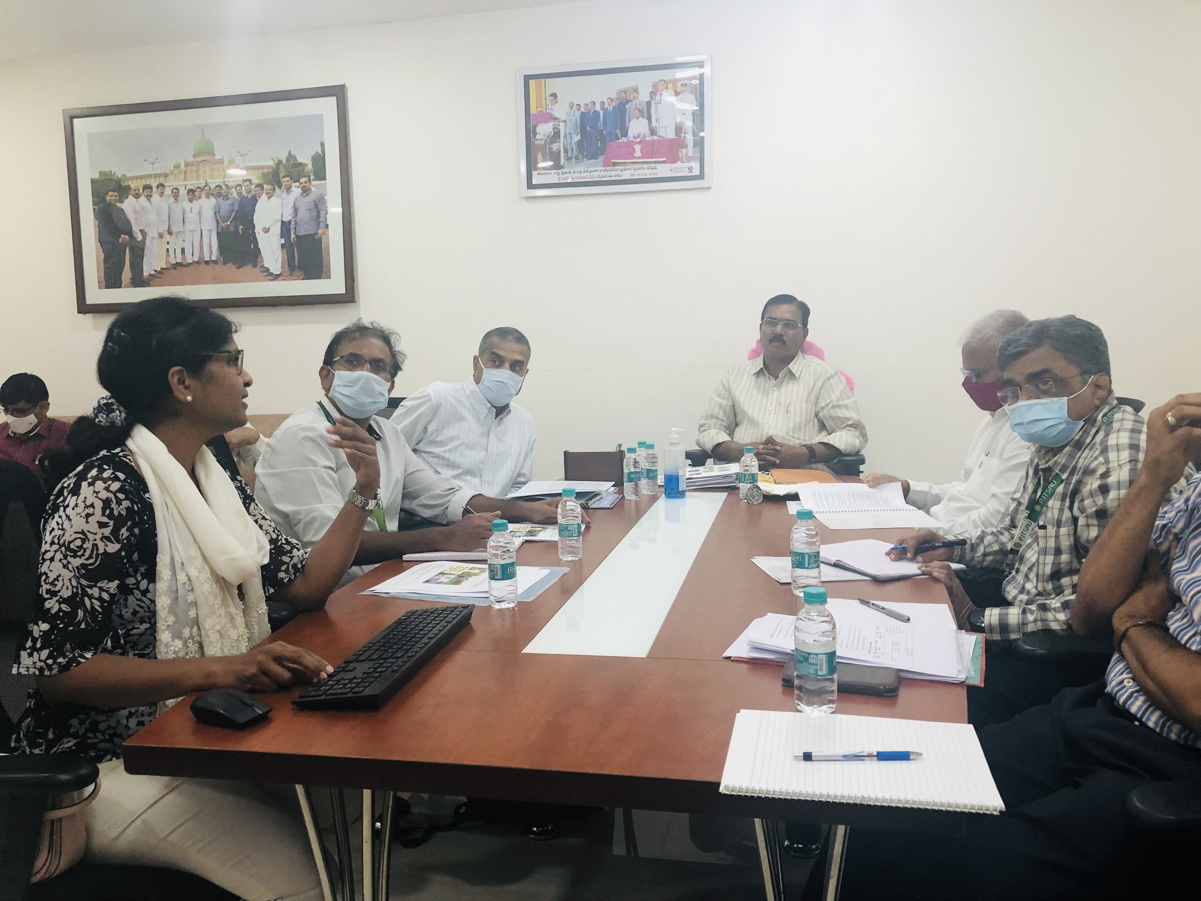 యాసంగి సాగులో వేరుశెనగ ప్రధానపంట కావాలి రాష్ట్ర వ్యవసాయ శాఖా మంత్రి సింగిరెడ్డి నిరంజన్ రెడ్డి యాసంగి సాగులో వేరుశెనగ ప్రధానపంట కావాలి రాష్ట్ర వ్యవసాయ శాఖా మంత్రి సింగిరెడ్డి నిరంజన్ రెడ్డి