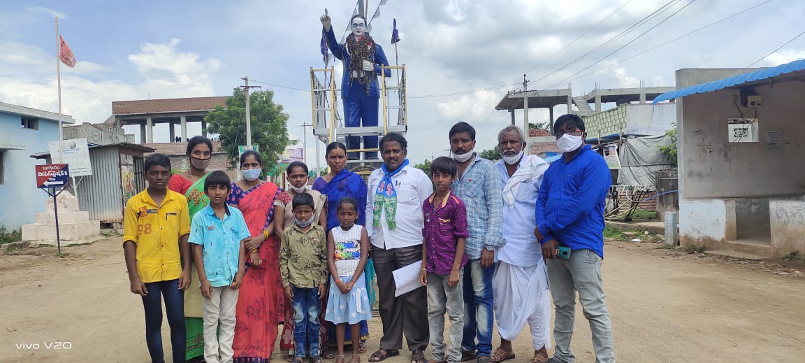 అల్లకల్లోలంలో ఆగమై పోతున్న నా బుగ్గారం ఆదుకోవాల్సిన అధికారులే సమస్యలను సృష్టిస్తారా....? అల్లకల్లోలంలో ఆగమై పోతున్న నా బుగ్గారం ఆదుకోవాల్సిన అధికారులే సమస్యలను సృష్టిస్తారా....?
