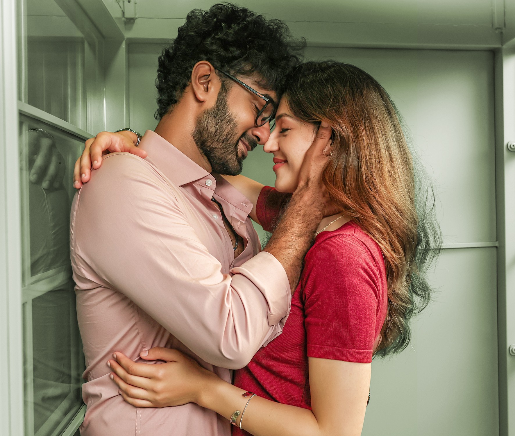 మారుతి, సంతోష్ శోభన్ కాంబినేషన్లో ‘మంచి రోజులు వచ్చాయి’ నుంచి సిద్ శ్రీరామ్ సోసోగా ఉన్నా ప్రోమో సాంగ్ విడుదల.. మారుతి, సంతోష్ శోభన్ కాంబినేషన్లో ‘మంచి రోజులు వచ్చాయి’ నుంచి సిద్ శ్రీరామ్ సోసోగా ఉన్నా ప్రోమో సాంగ్ విడుదల..