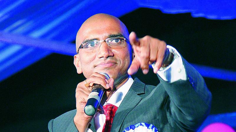 ట్రెండ్ సెట్టర్ గా ప్రవీణ్ ట్రెండ్ సెట్టర్ గా ప్రవీణ్