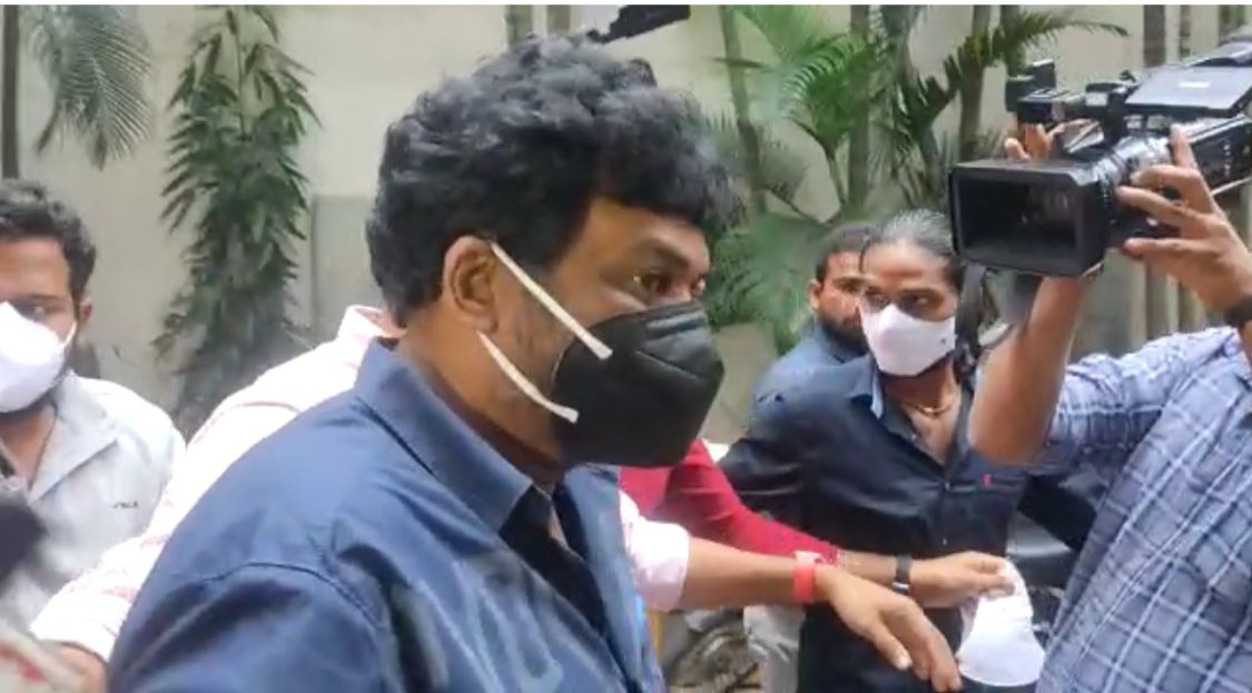 టాలీవుడ్ డ్రగ్స్ కేసు…..హజరయిన పూరి జగన్నాథ్ టాలీవుడ్ డ్రగ్స్ కేసు…..హజరయిన పూరి జగన్నాథ్
