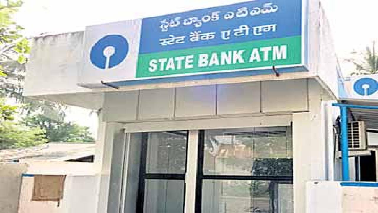 ఎస్బీఐ ఏటీఎంలో చోరీ ఎస్బీఐ ఏటీఎంలో చోరీ