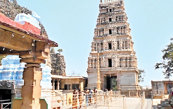 ఆలయాలకు భారీగా ఆదాయం ఆలయాలకు భారీగా ఆదాయం