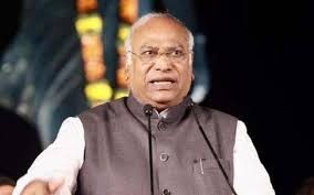 ఈ నెల 22 న దేశ్యాప్త అందోళన కాంగ్రెస్ పిలుపు ఈ నెల 22 న దేశ్యాప్త అందోళన కాంగ్రెస్ పిలుపు