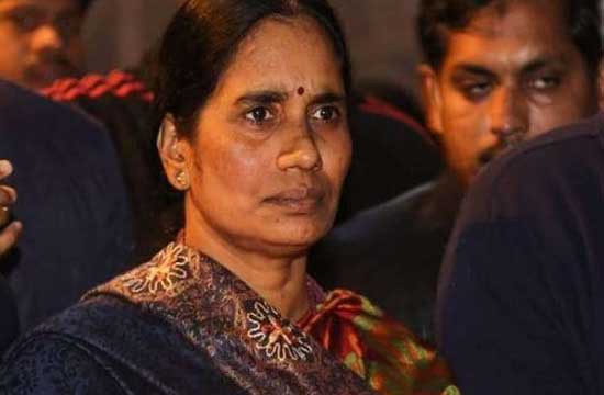 నిందితులకే హక్కులు ఉంటాయా?, మాకు హక్కులు ఉండవా? కోర్టులో ఏడ్చిన నిర్భయ తల్లి ఆశా దేవి నిందితులకే హక్కులు ఉంటాయా?, మాకు హక్కులు ఉండవా? కోర్టులో ఏడ్చిన నిర్భయ తల్లి ఆశా దేవి
