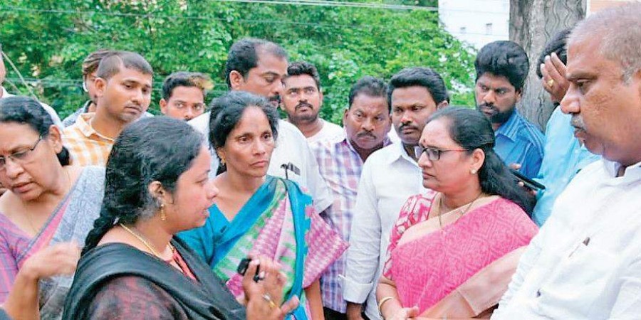 మహిళ దారుణ హత్య ఏలూరు మహిళ దారుణ హత్య ఏలూరు