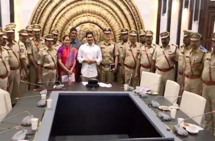 పోలీసుల బీమా పెంపు అమరావతి పోలీసుల బీమా పెంపు అమరావతి