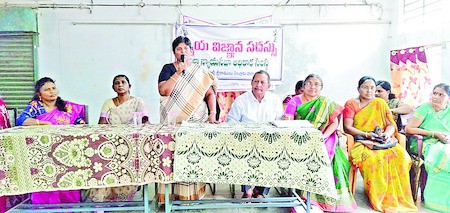 మహిళల పట్ల వివక్షత విడనాడాలి మహిళలు ధైర్యంగా సమస్యలను ఎదుర్కోవాలి కాలేజీలో ర్యాగింగ్ కు పాల్ పడరాదు సీనియర్ సివిల్ జడ్జి పి జె సుధా మహిళల పట్ల వివక్షత విడనాడాలి మహిళలు ధైర్యంగా సమస్యలను ఎదుర్కోవాలి కాలేజీలో ర్యాగింగ్ కు పాల్ పడరాదు సీనియర్ సివిల్ జడ్జి పి జె సుధా