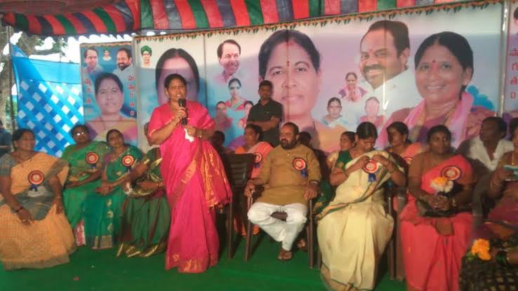 లక్ష్మిబాయిని అత్యాచారం చేసిన నిందితులను ఎన్కౌంటర్ చేయాలి లక్ష్మిబాయిని అత్యాచారం చేసిన నిందితులను ఎన్కౌంటర్ చేయాలి
