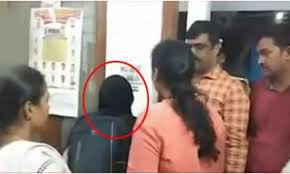 ప్రియుడి కోసం హల్చల్.. ప్రియుడి కోసం హల్చల్..