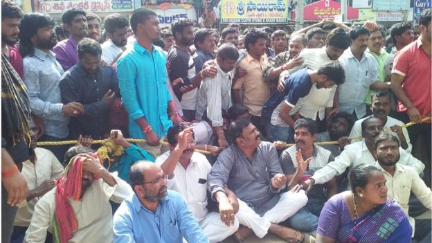 ఉద్రిక్తంగా షాద్ నగర్ ఉద్రిక్తంగా షాద్ నగర్