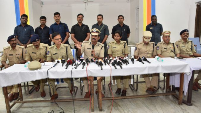 అక్రమ వడ్డీలకు అడ్డుకట్టెప్పుడు... అక్రమ వడ్డీలకు అడ్డుకట్టెప్పుడు...