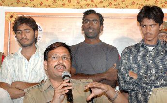 వైఎస్ ఫార్ములాపై చర్చోపచర్చలు వైఎస్ ఫార్ములాపై చర్చోపచర్చలు