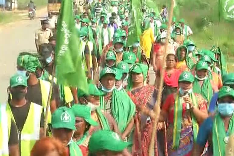 తుదిఘట్టానికి చేరిన పాదయాత్ర...చిత్తూరు జిల్లాలో ప్రవేశం తుదిఘట్టానికి చేరిన పాదయాత్ర...చిత్తూరు జిల్లాలో ప్రవేశం