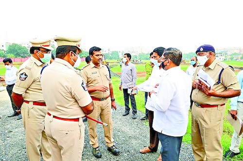 సీఎం పర్యటన ఏర్పాట్ల పరిశీలన సీఎం పర్యటన ఏర్పాట్ల పరిశీలన