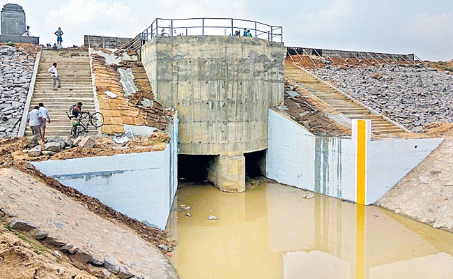భూసేకరణకు అడ్డంకిగా కోర్టు కేసులు భూసేకరణకు అడ్డంకిగా కోర్టు కేసులు