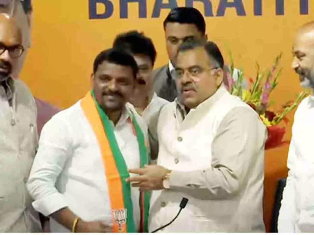 జర్నలిస్టు తీన్మార్ మల్లన్న బీజేపీ లో చేరిక జర్నలిస్టు తీన్మార్ మల్లన్న బీజేపీ లో చేరిక
