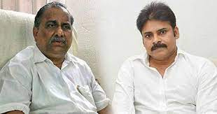 పవన్ కు చెక్ పెట్టేందుకే...ముద్రగడ పవన్ కు చెక్ పెట్టేందుకే...ముద్రగడ