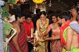 కాకినాడ లో 14 ముగ్ద స్టోర్ గొప్ప ప్రారంభం కాకినాడ లో 14 ముగ్ద స్టోర్ గొప్ప ప్రారంభం
