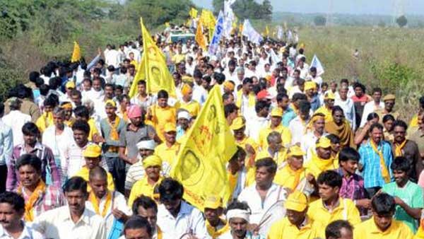 రేణిగుంటలో టీడీపీ భేటీ రేణిగుంటలో టీడీపీ భేటీ