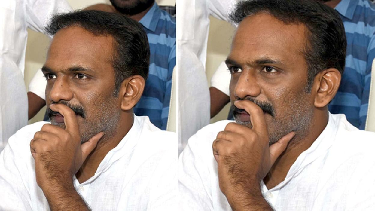 రెక్కీతో లైమ్ లైట్ లోకి వంగవీటి రెక్కీతో లైమ్ లైట్ లోకి వంగవీటి