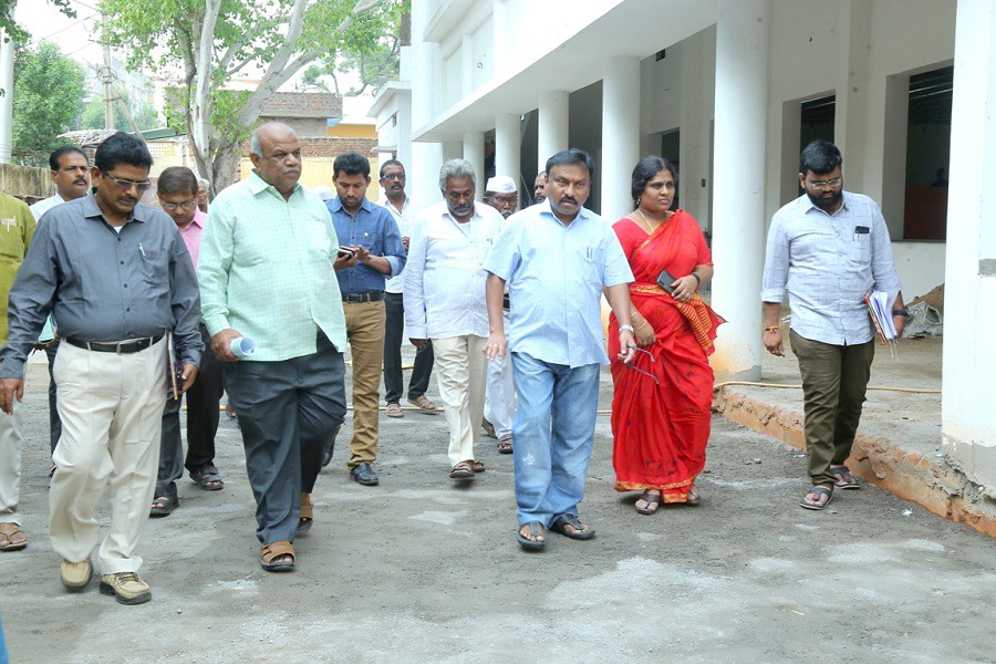 పాఠశాలల్లో మౌళిక వసతులు ఒంగోలు పాఠశాలల్లో మౌళిక వసతులు ఒంగోలు
