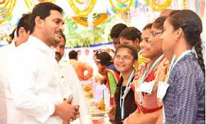 ప్రతి ఏడాది 15 వేల స్కూళ్లలో మౌలిక సౌకర్యాలు : జగన్ ప్రతి ఏడాది 15 వేల స్కూళ్లలో మౌలిక సౌకర్యాలు : జగన్