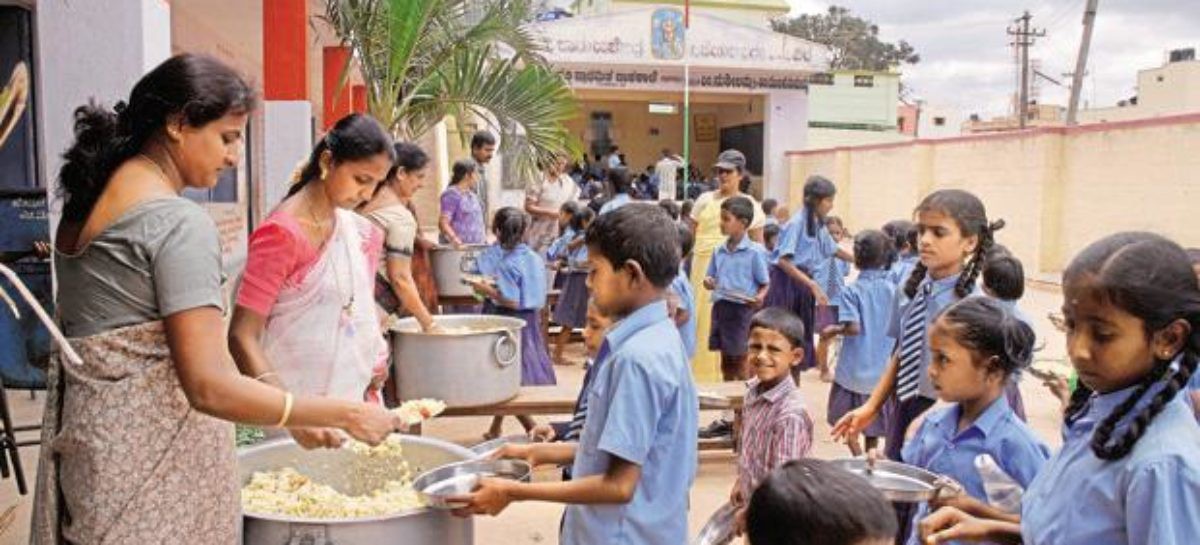 మధ్యాహ్న భోజనంలోనూ రివర్స్ టెండరింగ్ మధ్యాహ్న భోజనంలోనూ రివర్స్ టెండరింగ్