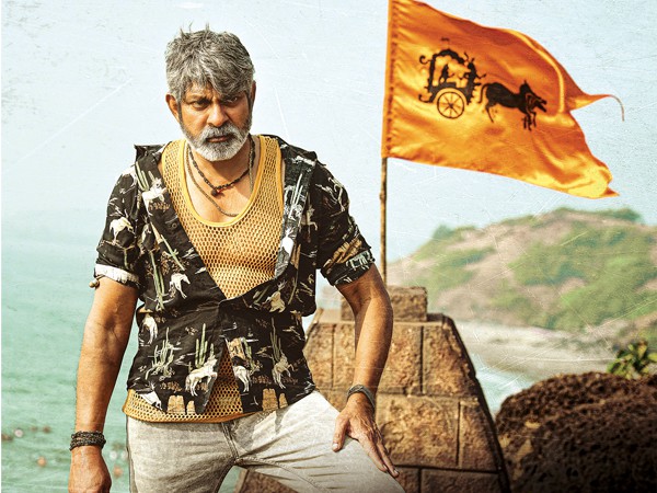 'మహాసముద్రం'లో చుంచుమామ పాత్రలో జగపతిబాబు 'మహాసముద్రం'లో చుంచుమామ పాత్రలో జగపతిబాబు
