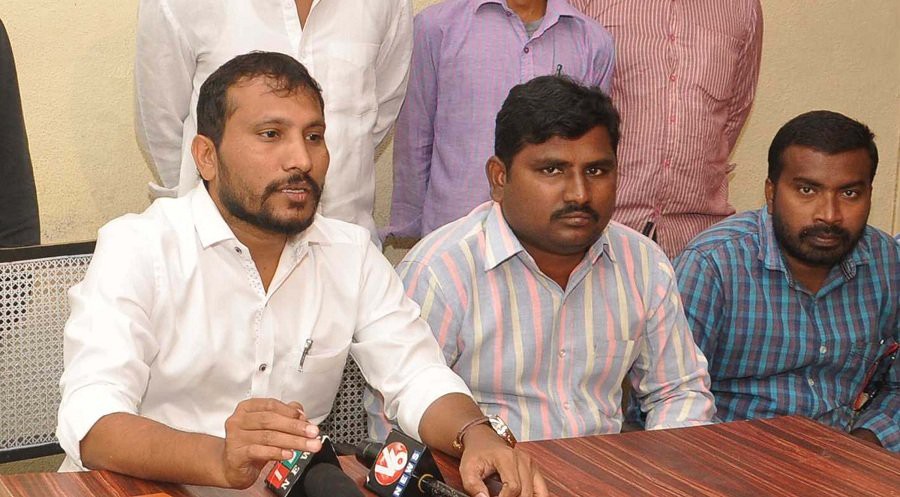తెలంగాణలోనూ సోషల్ ఇంజనీరింగ్... తెలంగాణలోనూ సోషల్ ఇంజనీరింగ్...