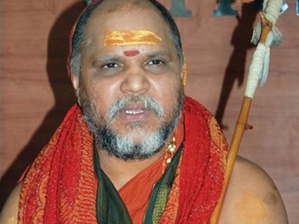 రాజకీయ గురు చుట్టూ రాజకీయం రాజకీయ గురు చుట్టూ రాజకీయం