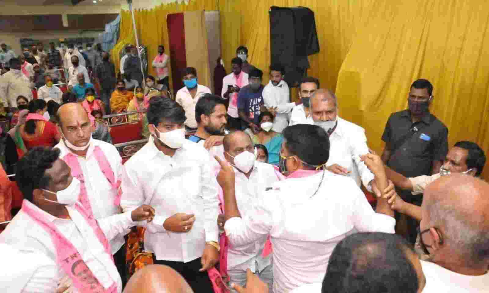 అలంపూర్లో టీఆర్ఎస్ నేతల దూకుడు అలంపూర్లో టీఆర్ఎస్ నేతల దూకుడు