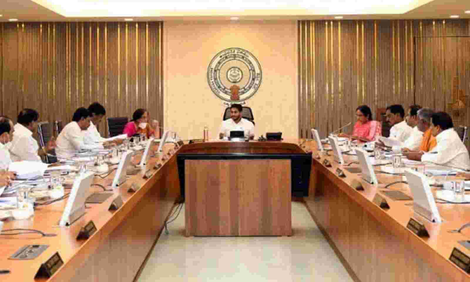 ఏపీలో క్యాబినెట్లో మార్పులపై చర్చలు ఏపీలో క్యాబినెట్లో మార్పులపై చర్చలు