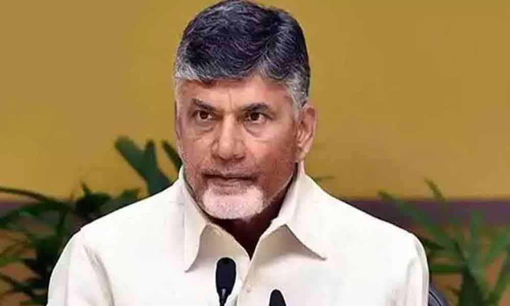 ‘టెర్రరిస్టు మాదిరిగా వ్యవహరించిన పోలీసులు’ అశోక్బాబు అర్ధరాత్రి అరెస్టును ఖండించిన చంద్రబాబు ‘టెర్రరిస్టు మాదిరిగా వ్యవహరించిన పోలీసులు’ అశోక్బాబు అర్ధరాత్రి అరెస్టును ఖండించిన చంద్రబాబు