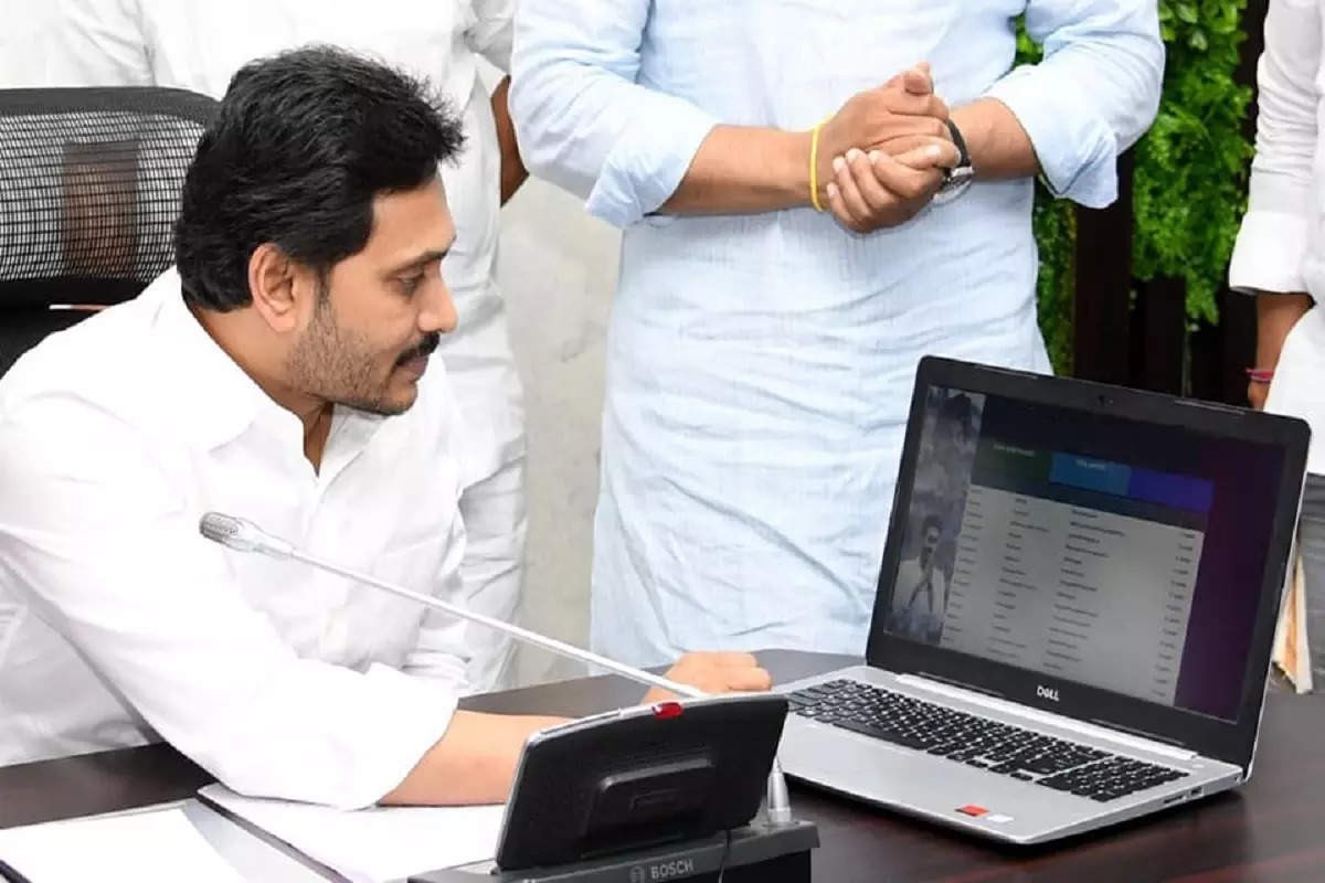 జగనన్న చేదోడు నిధులు విడుదల చేసిన ముఖ్యమంత్రి జగనన్న చేదోడు నిధులు విడుదల చేసిన ముఖ్యమంత్రి