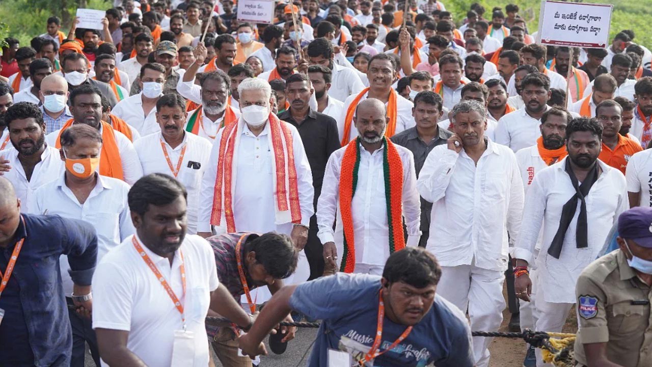 కమలంలో కోటరీ చక్రం తిప్పదా... కమలంలో కోటరీ చక్రం తిప్పదా...