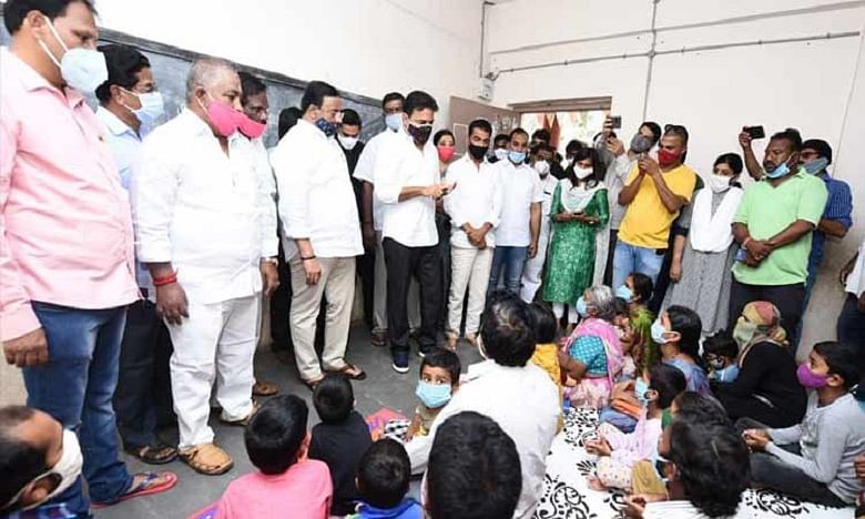 ఖైరతాబాద్ లో మంత్రి కేటీఆర్ పర్యటన ఖైరతాబాద్ లో మంత్రి కేటీఆర్ పర్యటన