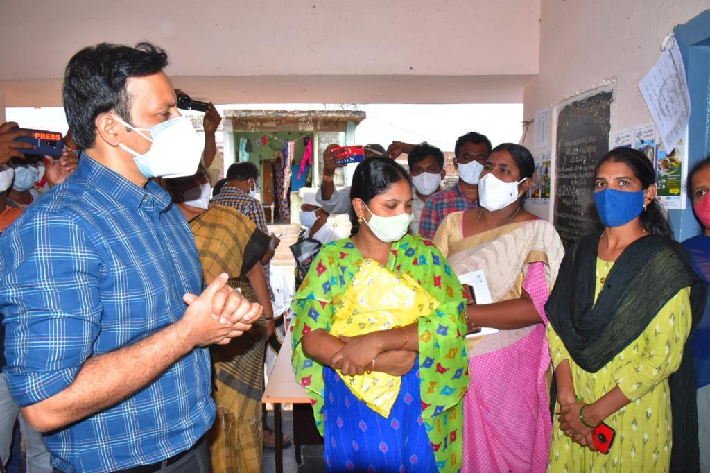 ఎమ్మెల్యే ను లైట్ గా తీసుకుంటున్న మున్సిపాల్టీ ఎమ్మెల్యే ను లైట్ గా తీసుకుంటున్న మున్సిపాల్టీ
