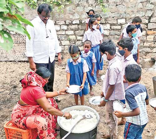 సర్కారీ స్కూళ్లలో అపరిశుభత్ర..