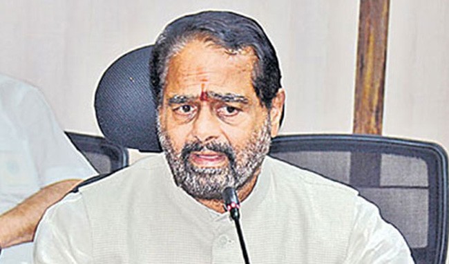 8 మందిపై వేటు వేసేశారు... 8 మందిపై వేటు వేసేశారు...