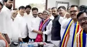 సీఎం రేవంత్ తో మంద కృష్ణ మాదిగ భేటీ సీఎం రేవంత్ తో మంద కృష్ణ మాదిగ భేటీ