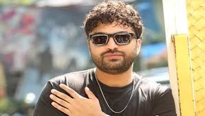 లైలా' అవుట్ అండ్ అవుట్ యూత్ ఫుల్ ఎంటర్టైనర్ లైలా' అవుట్ అండ్ అవుట్ యూత్ ఫుల్ ఎంటర్టైనర్