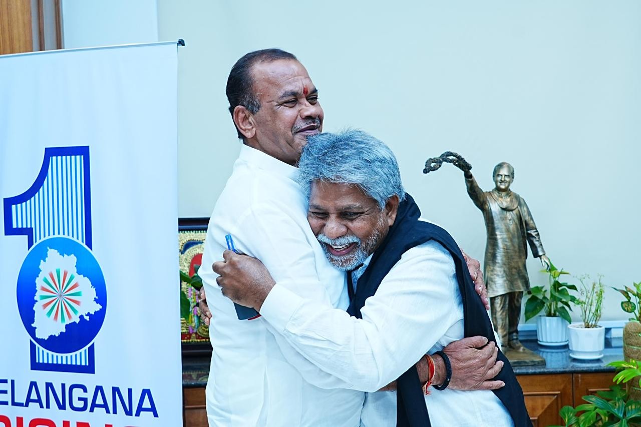 మంత్రి కోమటిరెడ్డిని కలిసిన మంద కృష్ణ మాదిగ మంత్రి కోమటిరెడ్డిని కలిసిన మంద కృష్ణ మాదిగ