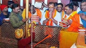 మహాకుంభమేళాలో పాల్గొన్న మంత్రి కోమటిరెడ్డి వెంకట్ రెడ్డి మహాకుంభమేళాలో పాల్గొన్న మంత్రి కోమటిరెడ్డి వెంకట్ రెడ్డి
