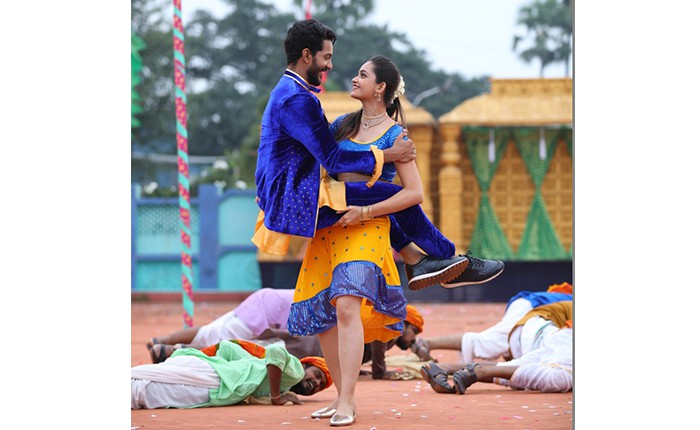 గోవా లో చివరి షెడ్యూల్ పూర్తి చేసుకుని నిర్మాణాంతర కార్యక్రమాలలో బిజీ గా ఉన్న వేయి శుభములు కలుగు నీకు గోవా లో చివరి షెడ్యూల్ పూర్తి చేసుకుని నిర్మాణాంతర కార్యక్రమాలలో బిజీ గా ఉన్న వేయి శుభములు కలుగు నీకు