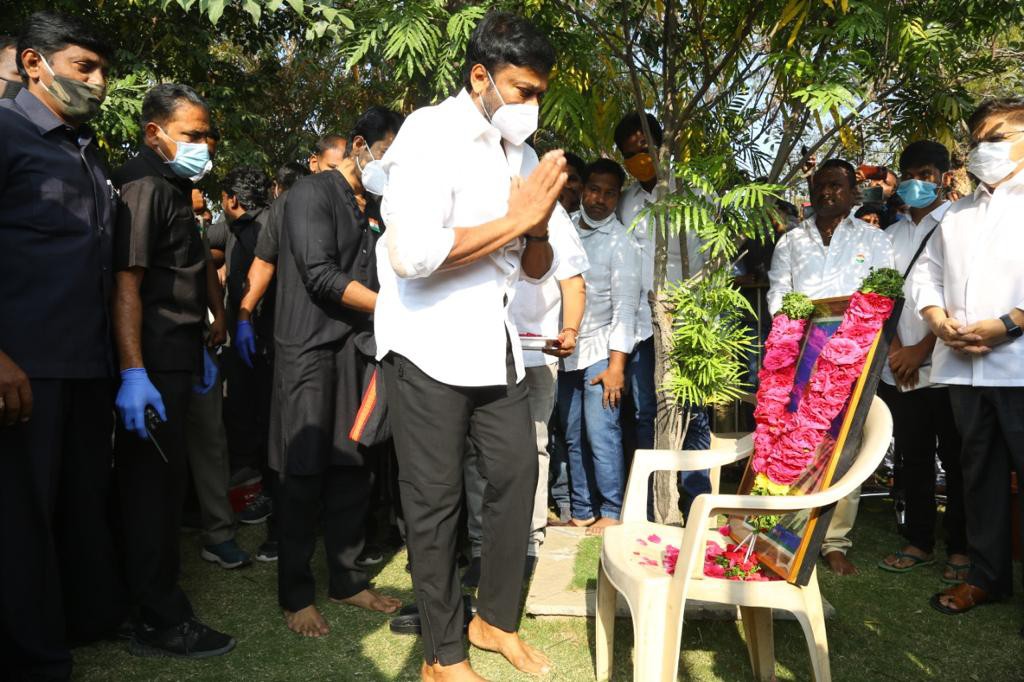 గణతంత్ర దినోత్సవ వేడుకల్లో మెగాస్టార్ గణతంత్ర దినోత్సవ వేడుకల్లో మెగాస్టార్