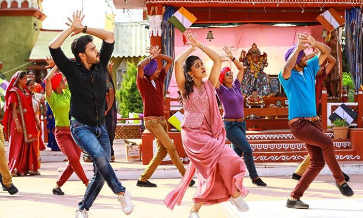 'ఎఫ్సీయూకే'లో తొలి పాట "ముఝ్సే సెల్ఫీ లేలో.."ను విడుదల చేసిన డాక్టర్ గురవారెడ్డి 'ఎఫ్సీయూకే'లో తొలి పాట "ముఝ్సే సెల్ఫీ లేలో.."ను విడుదల చేసిన డాక్టర్ గురవారెడ్డి
